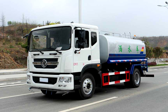 怎樣排除灑水車柴油機(jī)過早、過遲的噴油現(xiàn)象？